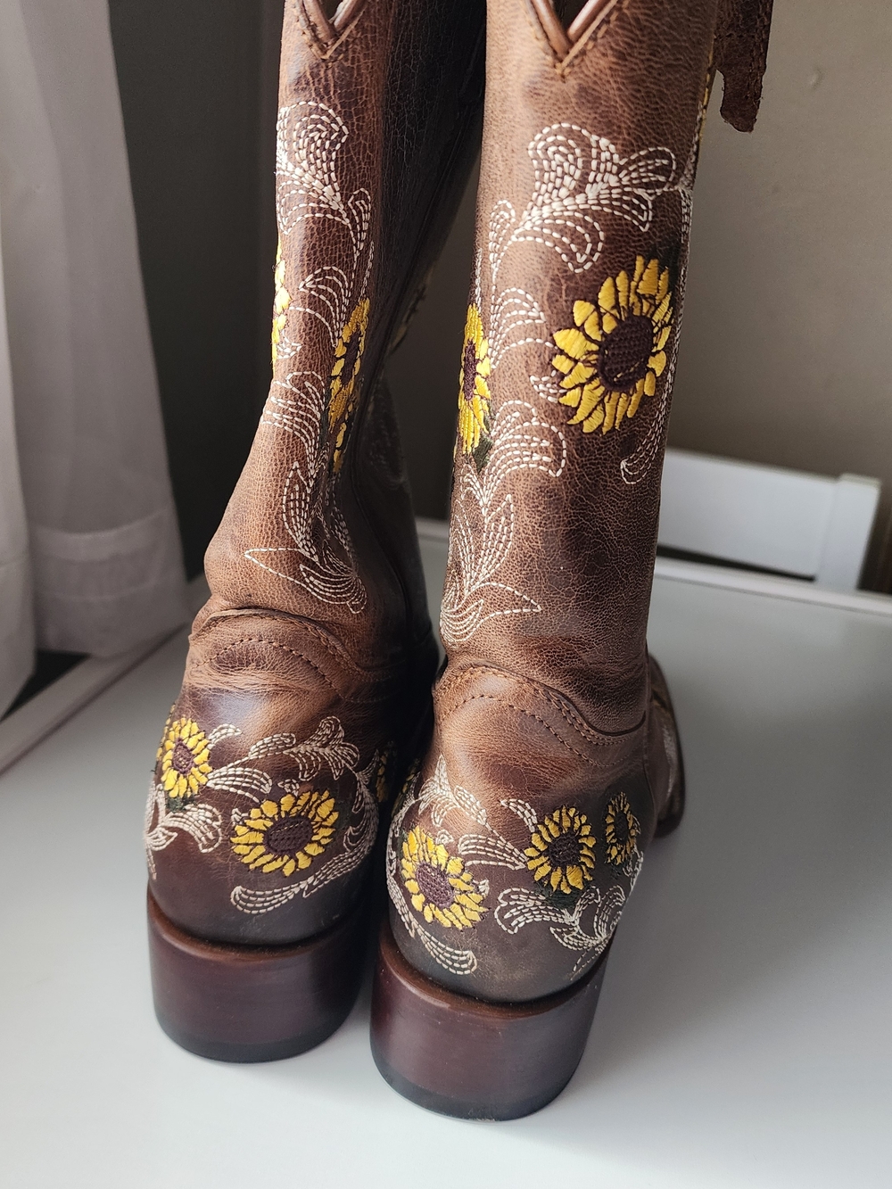 Shyanne Brown Leather Western Boots with Yellow Sunflower Embroidery - Picture 5 of 8